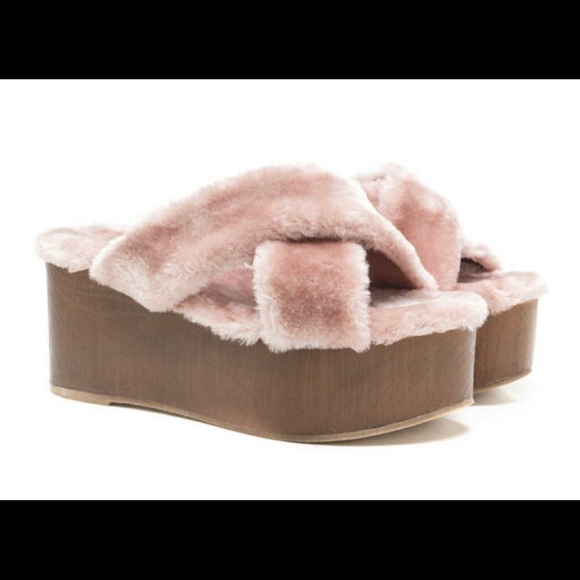 MAUVE FAUX FUR PLATFORM SANDAL - Picture 4 of 6